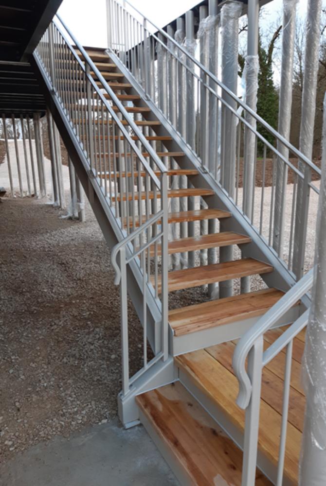 Escaliers métalliques